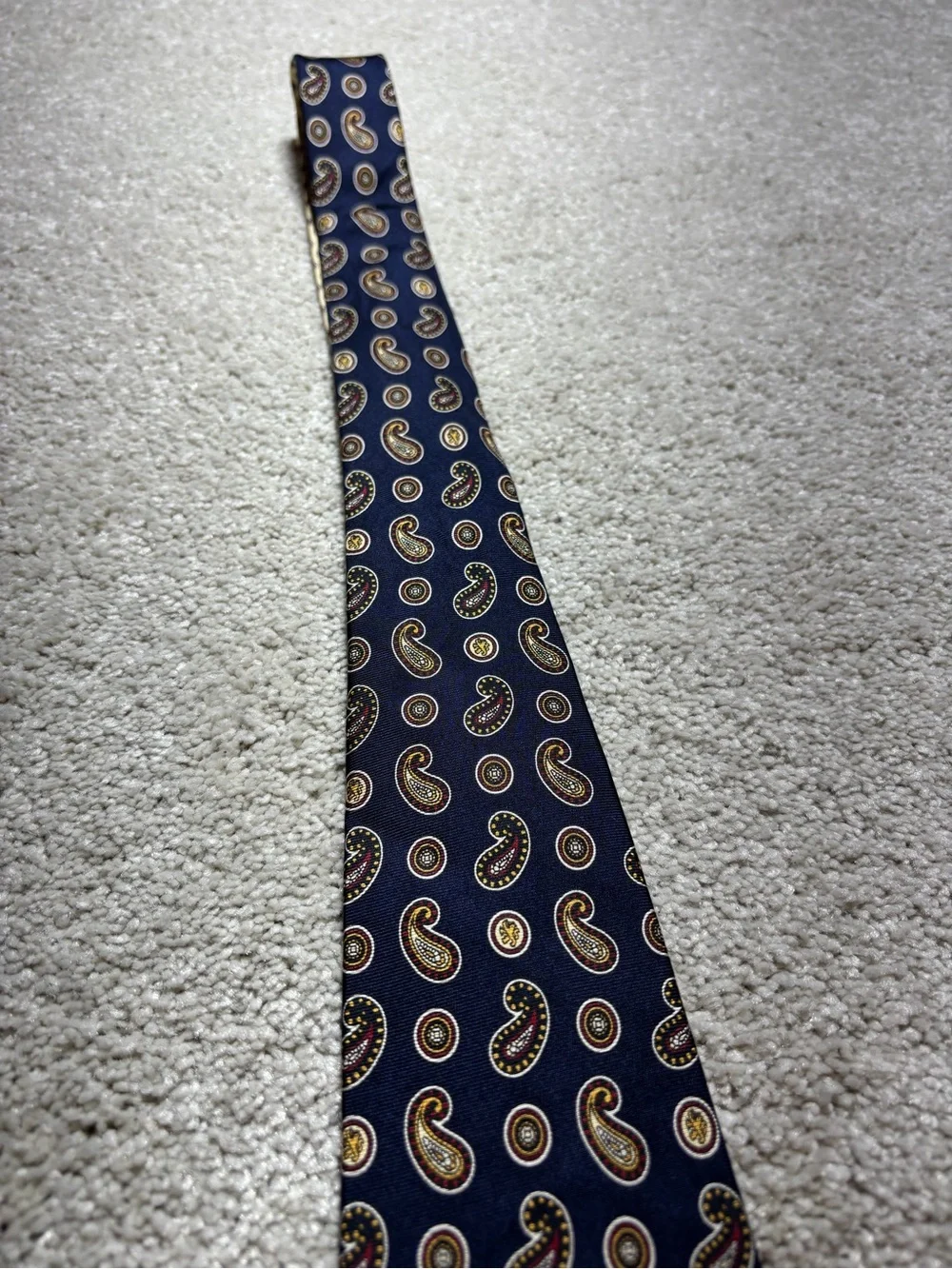 Tommy Hilfiger vintage paisley men’s tie